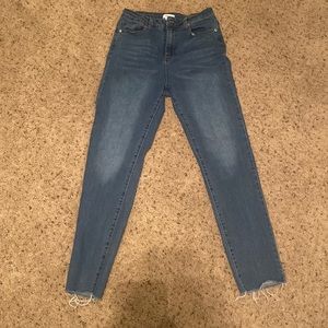 These are high waisted jeans and are super comfortable.